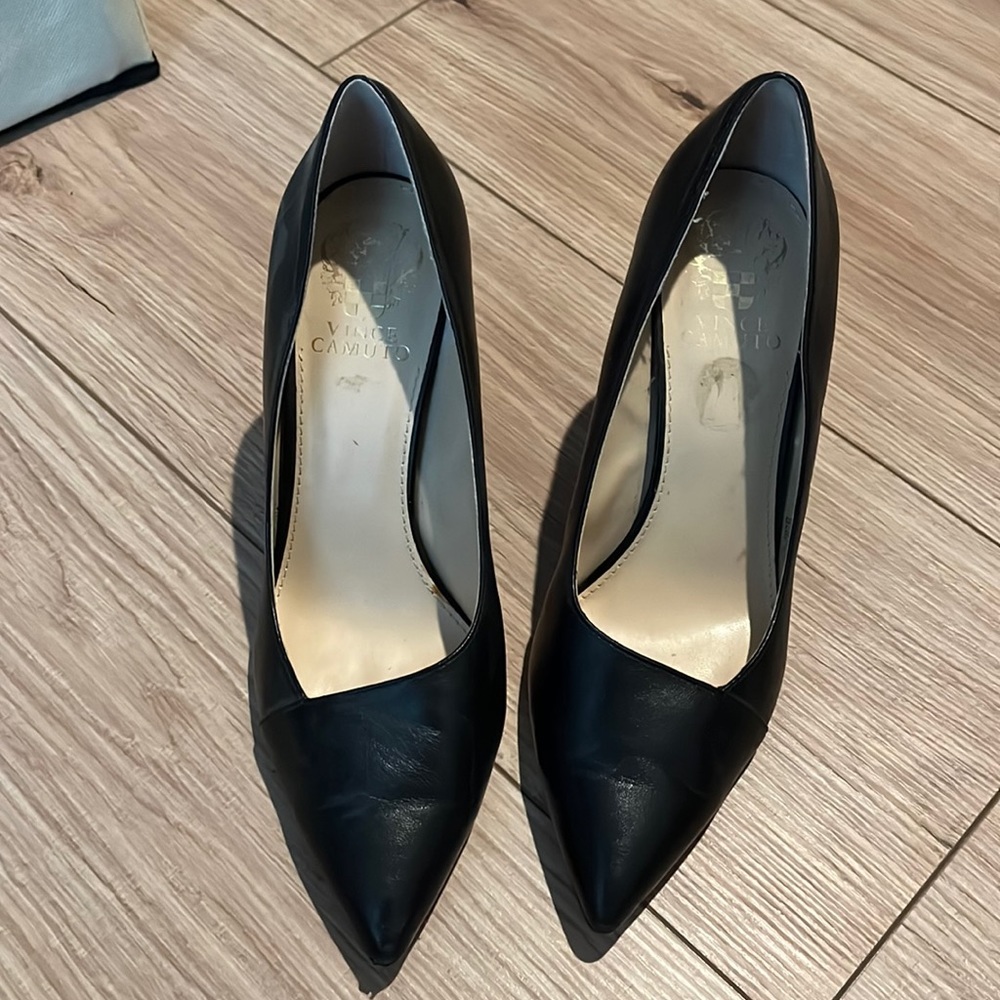 Vince Camuto Black Pointed Toe Pumps